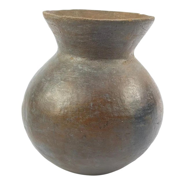 Early 20th Century Zulu Clay Pot South Africa MATTER COLLECTION For Sale