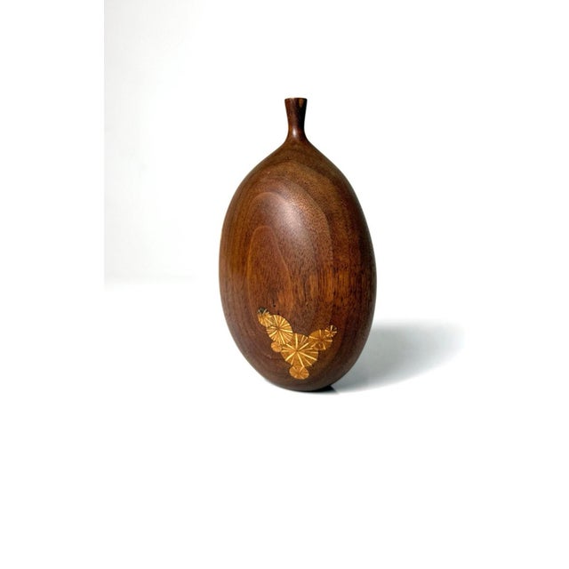 1970s Mid Century Modern Roger Sloan Turned Walnut Inlaid Weed Pot Twig Vase, Circa 1970s For Sale - Image 5 of 9