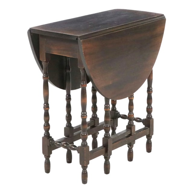 1940s William & Mary Style Turned Walnut Gate-Leg Drop-Leaf Accent Table For Sale