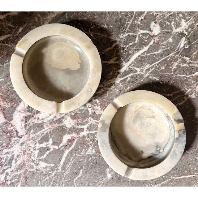Large Round Vintage Ashtray, Vide Poche in White Onyx Marble in the Style of Angelo Mangiarotti, Italy, 1970s For Sale - Image 12 of 12