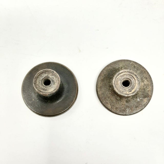 Traditional Vintage Mid 20th Century Heavy Brass Circular Knobs Handle Hardware - Set of 2 For Sale - Image 3 of 6