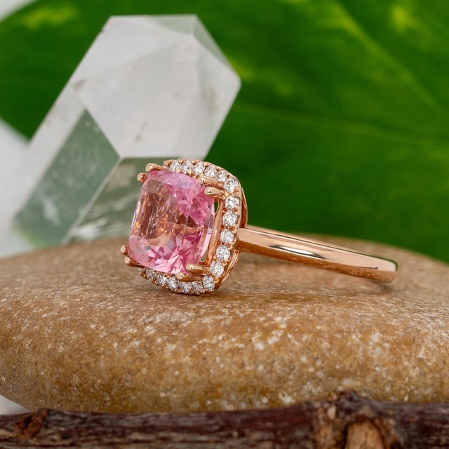 Metal 2.9cts Pink Tourmaline Ring With Natural Diamonds Halo: Solid 14k Rose Gold For Sale - Image 7 of 9