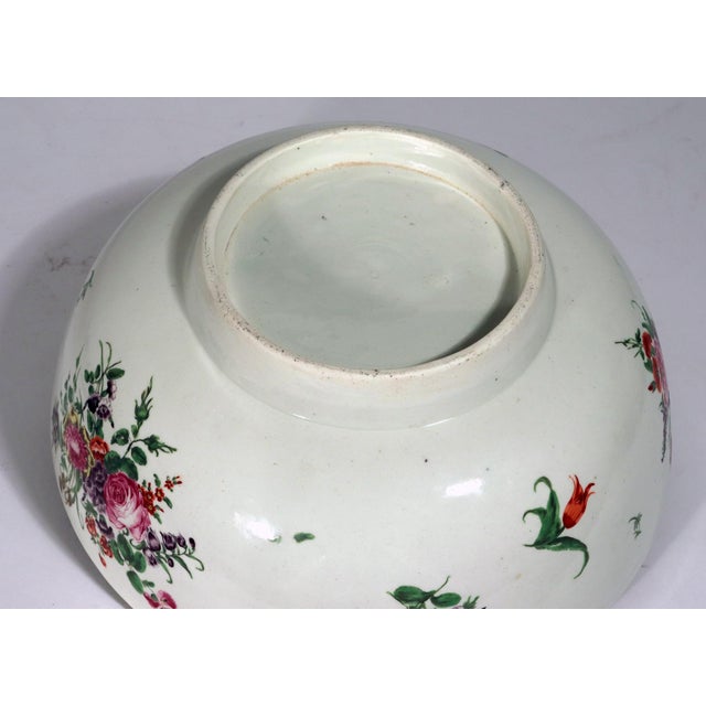 18th-Century First Period Worcester Porcelain Botanical Punch Bowl For Sale - Image 15 of 18