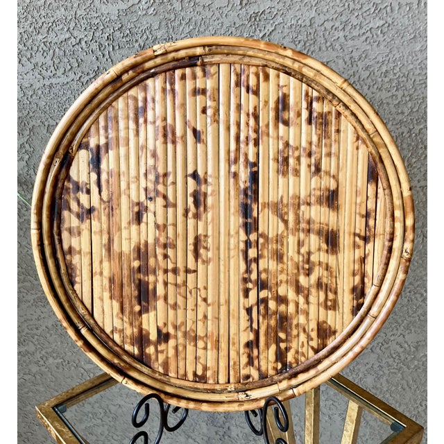 Stylish Mid 20th-Century Split Tortoiseshell Bamboo & Herringbone Rattan Circular Tray For Sale - Image 17 of 18