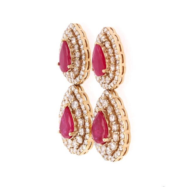 Contemporary 7.77 Carat Natural Ruby Diamond Yellow Gold Drop Earrings, A Pair For Sale - Image 3 of 9