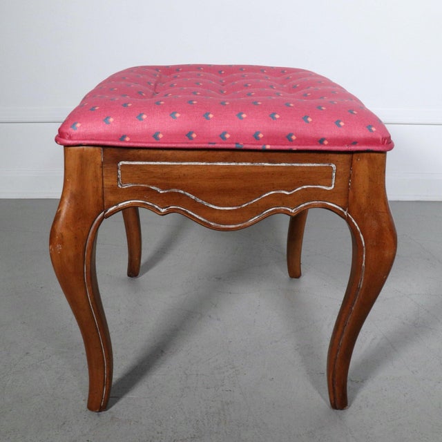 Mid 20th Century French Louis XV Pink Tufted Ottoman For Sale - Image 5 of 7