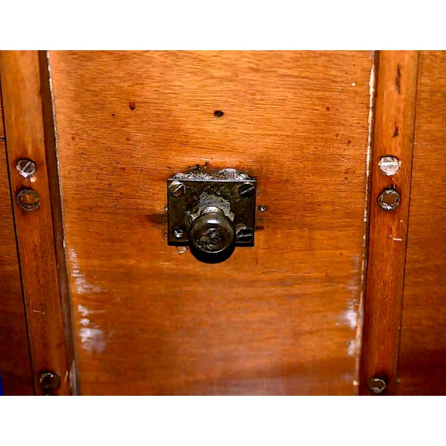 Cinnamon 19th Century Chippendale Style Mahogany Tilt-Top Serving Table For Sale - Image 8 of 9