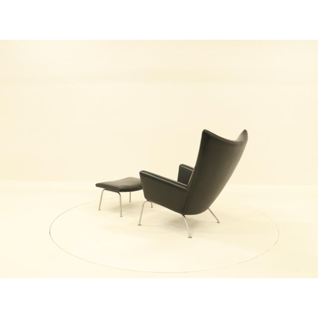 1990s Set of Wing Chair with Ottoman by Hans Wegner for Carl Hansen & Søn, 1990s, Set of 2 For Sale - Image 5 of 18