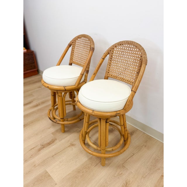 Vintage Coastal Hollywood Regency Caned Rattan Swivel Barstools Counter Height For Sale In Tampa - Image 6 of 13