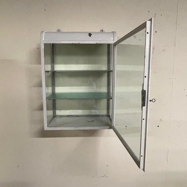 Doctor's Office Display Cabinet, 1950s For Sale - Image 6 of 9