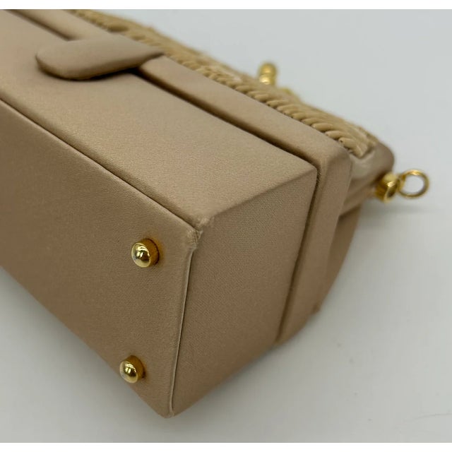 Judith Leiber Vintage Tan Silk Wood Bead Sequin Two Tier Minaudiere Bag For Sale - Image 9 of 12