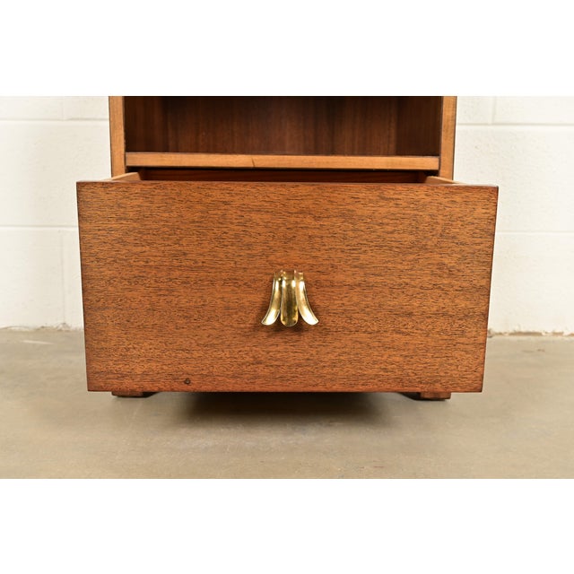 Wood T. H. Robsjohn-Gibbings for Widdicomb Mid-Century Modern Hollywood Regency Mahogany Nightstand, 1950s For Sale - Image 7 of 12
