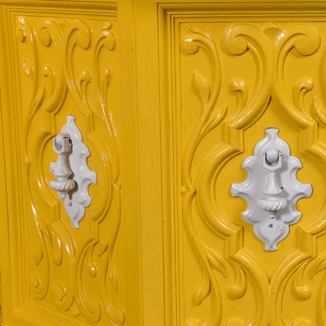 1970s Yellow and White Round Travertine Top Side Tables or Nightstands With Storage For Sale - Image 9 of 12