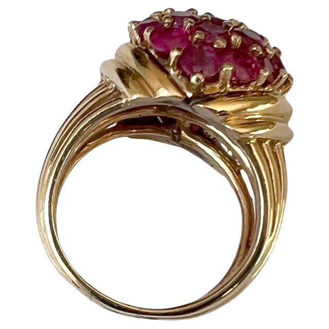 1960s 14K Gold and Pave Rubies Bombe Cocktail Ring For Sale - Image 4 of 8