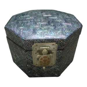 Mid 20th Century Vintage Asian Octagonal Lacquer Box With Turtle Closure