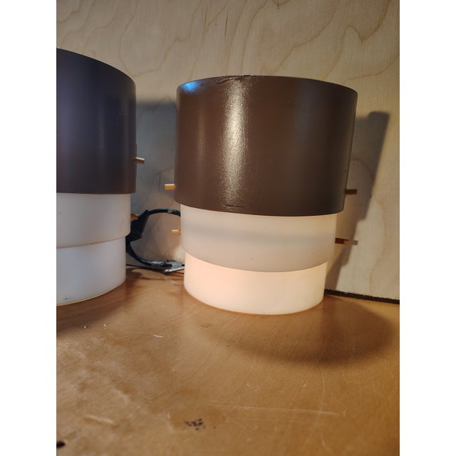 Louis Kalff A Pair of Acrylic Wall Sconces Attributed to Louis Klaff For Sale - Image 4 of 10