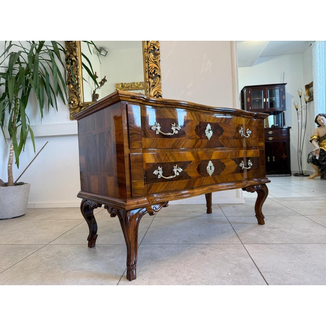 Baroque Chest of Drawers in Walnut Veneer For Sale - Image 5 of 11