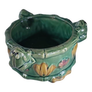 1980s Footed Majolica Planter With Frogs For Sale
