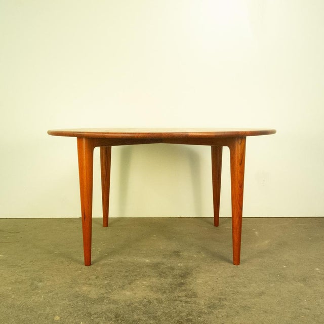 Wood Vintage Coffee Table in Teak, 1960s For Sale - Image 7 of 9