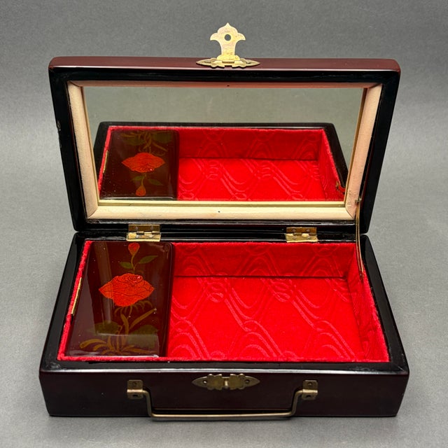 Vintage Vietnamese Lacquered Jewelry Box 1960s–1970s Brown Lacquer Mother of Pearl Inlay For Sale In New York - Image 6 of 11