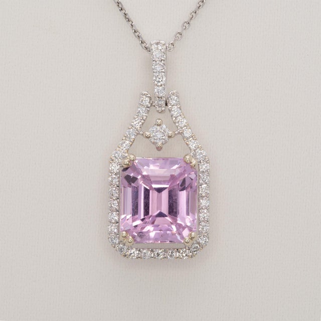 4.5Ct Kunzite Pendant With Earth Mined Diamonds Accents: Slid 14k Gold, 10x8mm For Sale - Image 4 of 8