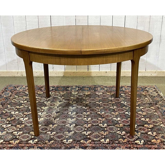Brown English Round Table with Butterfly Extension, 1970s For Sale - Image 8 of 13
