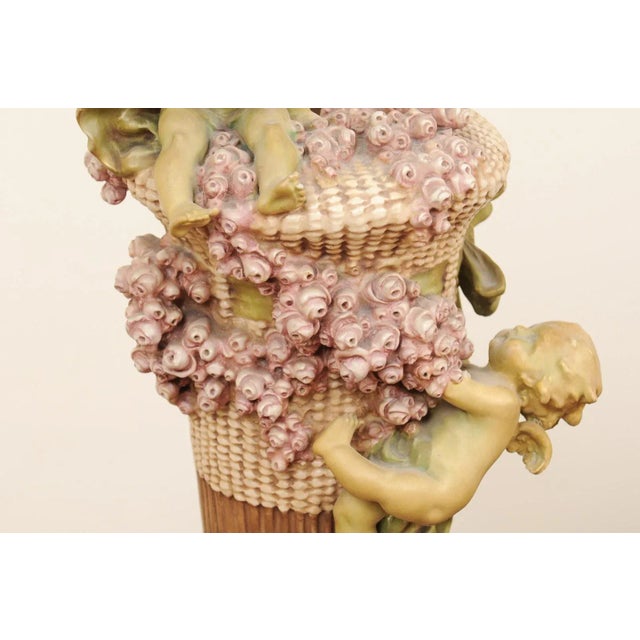 1860s French Napol"on III Painted Terracotta Vase with Cherubs and Roses For Sale In Atlanta - Image 6 of 13