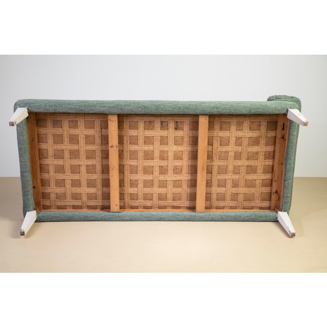 Beautiful Italian school daybed from the 40s. The object has been restored and reupholstered with a magnificent fabric in...