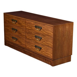 Heritage-Henredon Six Drawer Mahogany Dresser For Sale