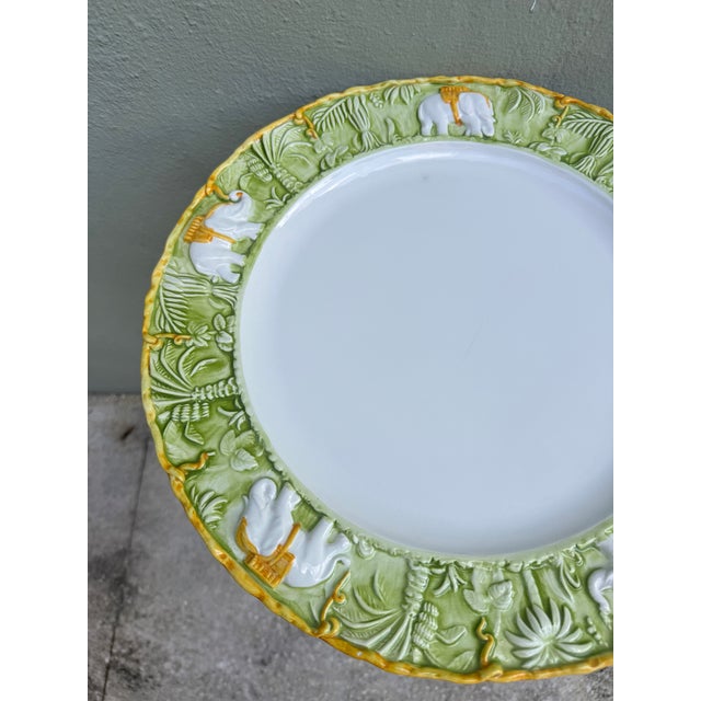 Mid 20th Century Large Plate – Italian Majolica Elephant & Jungle Relief For Sale - Image 4 of 4