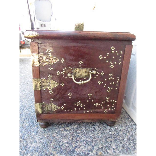 Mid 19th Century Antique Brass Adorned Zanzibar Trunk For Sale - Image 5 of 18