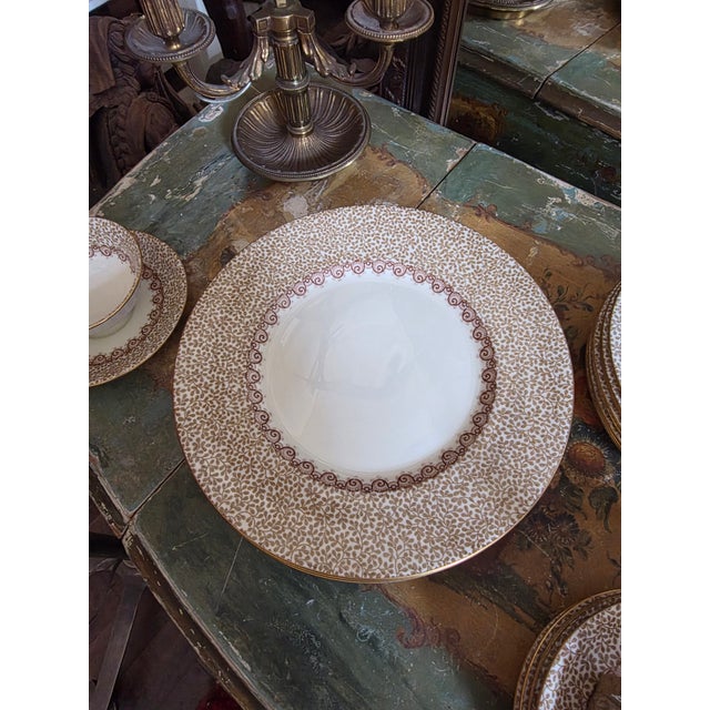 English 1940s Royal Doulton Gaythorne Pattern Dinner Plates Six For Sale - Image 3 of 5