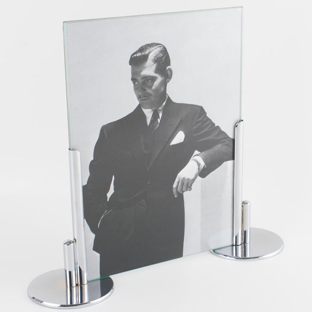 This stunning Art Deco picture frame features an impressive quality build. The piece was expertly crafted in France, circa...