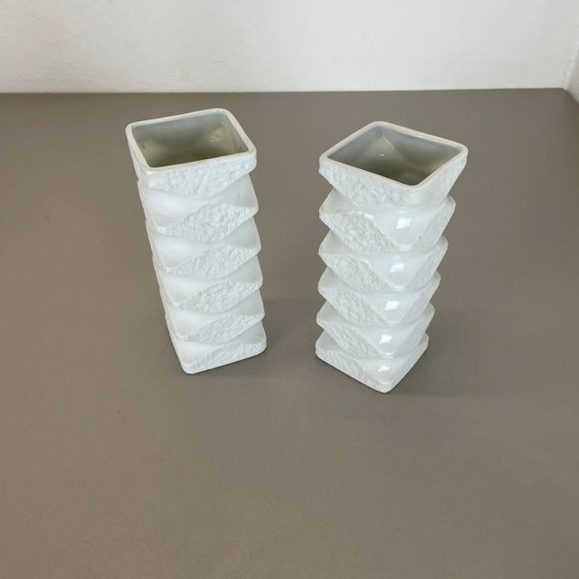 1970s Original Porcelain Op Art Vases by Royal Bavaria KPM, Germany, 1970s, Set of 2 For Sale - Image 5 of 18