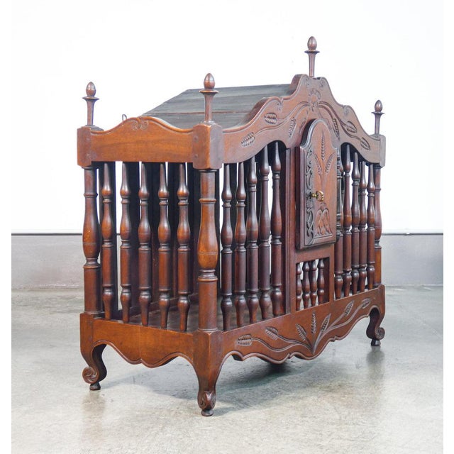 Walnut Bread Maker, 19th Century For Sale - Image 5 of 8