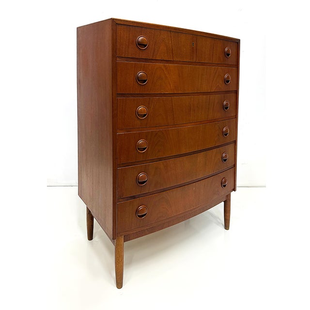 Mid-Century Danish Modern Teak Curved Chest of Drawers, Kai Kristiansen Style For Sale In Miami - Image 6 of 8