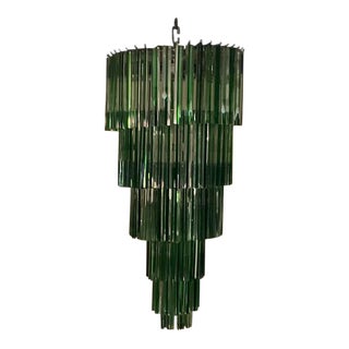 1970s Italian Green Color Triedri Murano 153 Glass Prisms Chandelier For Sale
