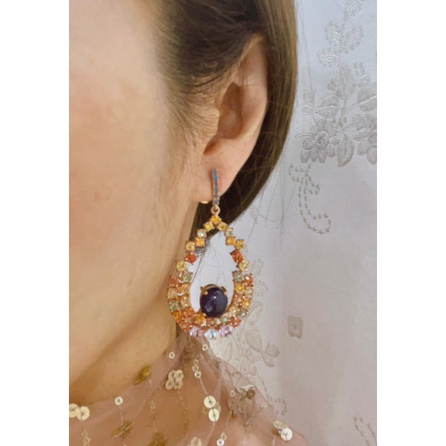 Bochic“Capri” Blue Sapphire & Multi Sapphires Earrings Set in 22k Gold & Silver For Sale In New York - Image 6 of 11