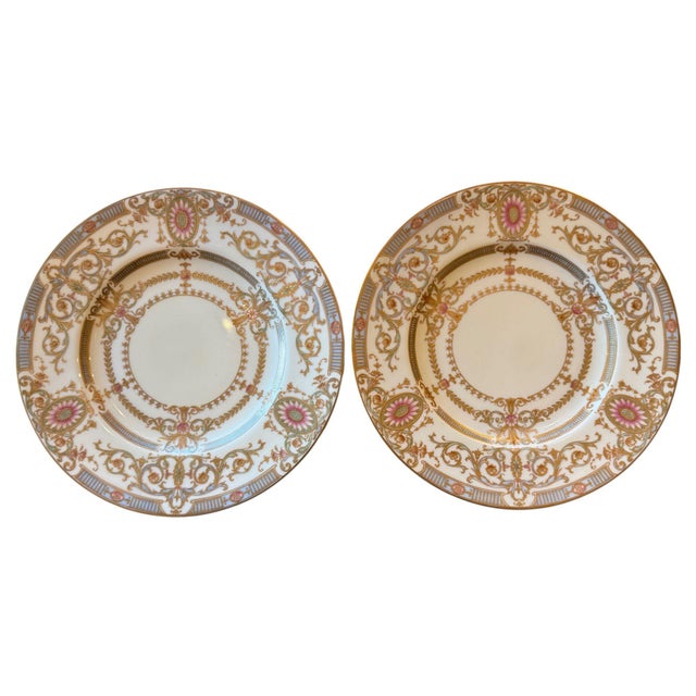 An elegant set of twelve Royal Worcester porcelain dinner plates produced expressly for R.H. Macy & Co., New York, circa...