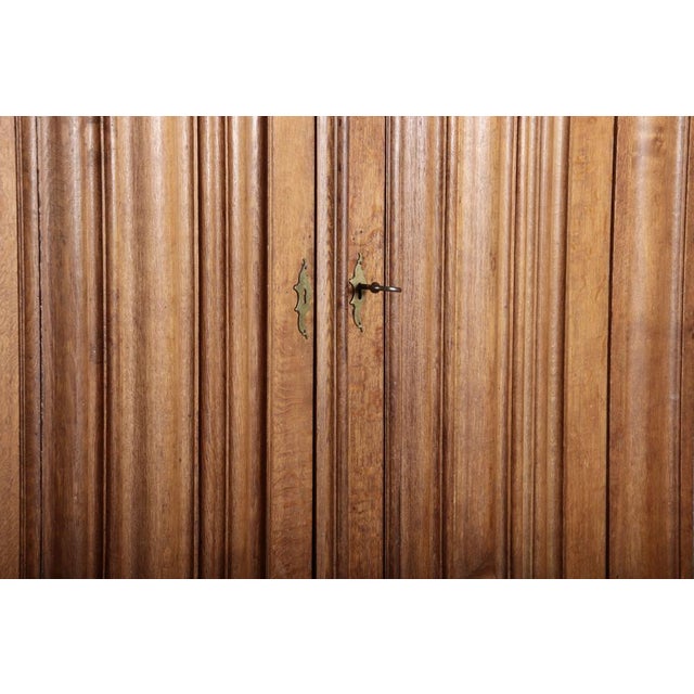 Antique Frankfurt Wave Cabinet in Oak, 1750 For Sale - Image 16 of 18