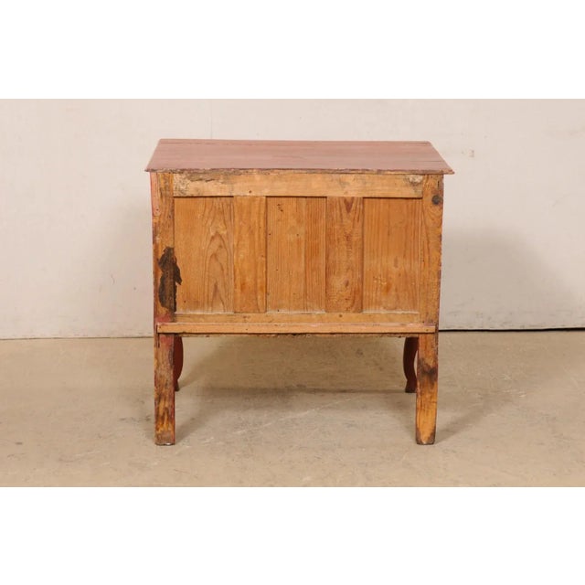 Early 19th Century French Antique Raised Chest with Original Finish For Sale In Atlanta - Image 6 of 12