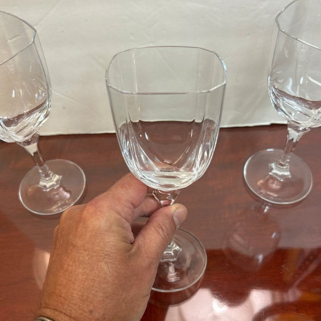 French Angular Stemmed Crystal Glasses Set of 6 For Sale In Miami - Image 6 of 8