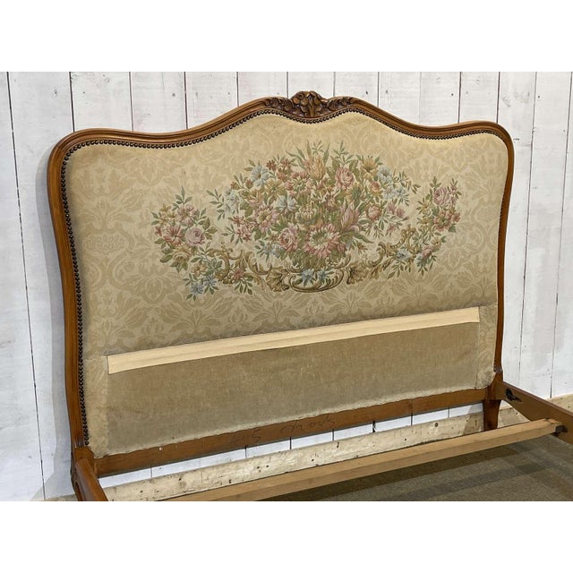 Louis XV style sleigh bed from the 1970s. L=2.10m W=1.50m Headboard height: 1.20m - Mattress size: 140x190cm.