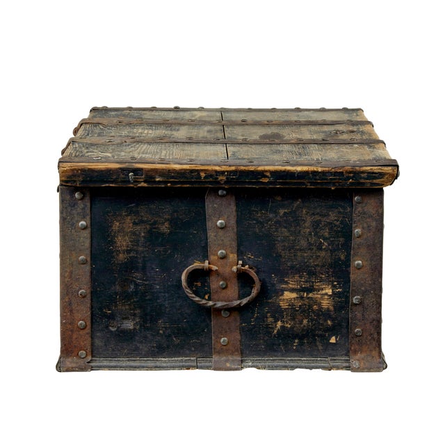 Swedish Hand-Painted Strong Box, 1850 For Sale - Image 4 of 9