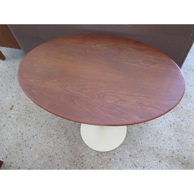 1960s 1960s Mid-Century Modern Eero Saarinen for Knoll Walnut Elliptical Table For Sale - Image 5 of 9