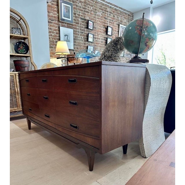 1960s 1960s Walnut 9 Drawer Lowboy Dresser by Hooker Furniture For Sale - Image 5 of 12