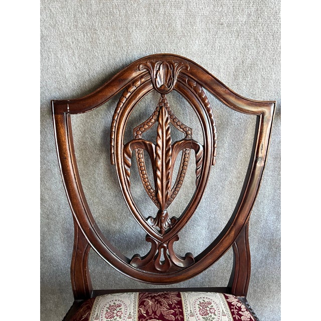English Set of 8 Late 20th Century Carved Mahogany Hepplewhite Chairs in Need of Restoration For Sale - Image 3 of 12