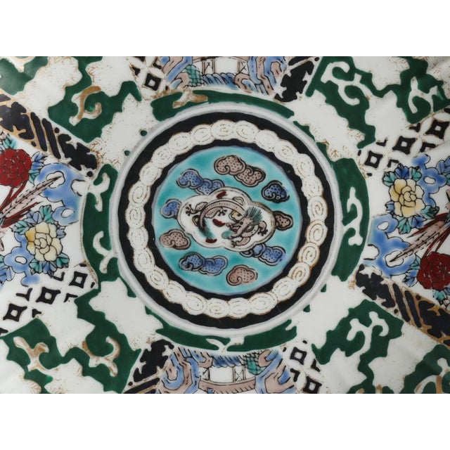 1920s Large Vintage Japanese Imari Charger Plate by Shūhō, Arita, Japan, 1970s For Sale - Image 5 of 17
