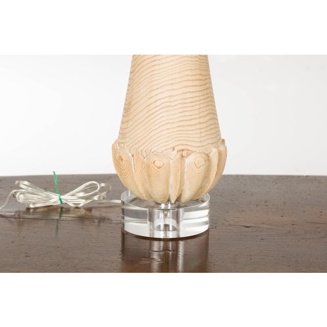 Mid 20th Century English Midcentury Pine Table Lamps with Natural Finish and Lucite Bases - Pair For Sale - Image 10 of 12