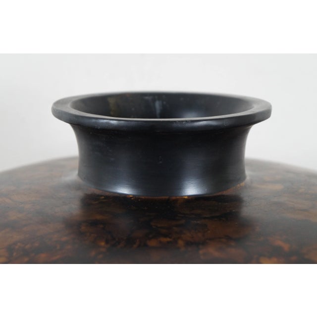 Late 20th Century Adelina Mottled Marbled Gold Amber Brown Bulbous Vase Urn Centerpiece For Sale - Image 4 of 12